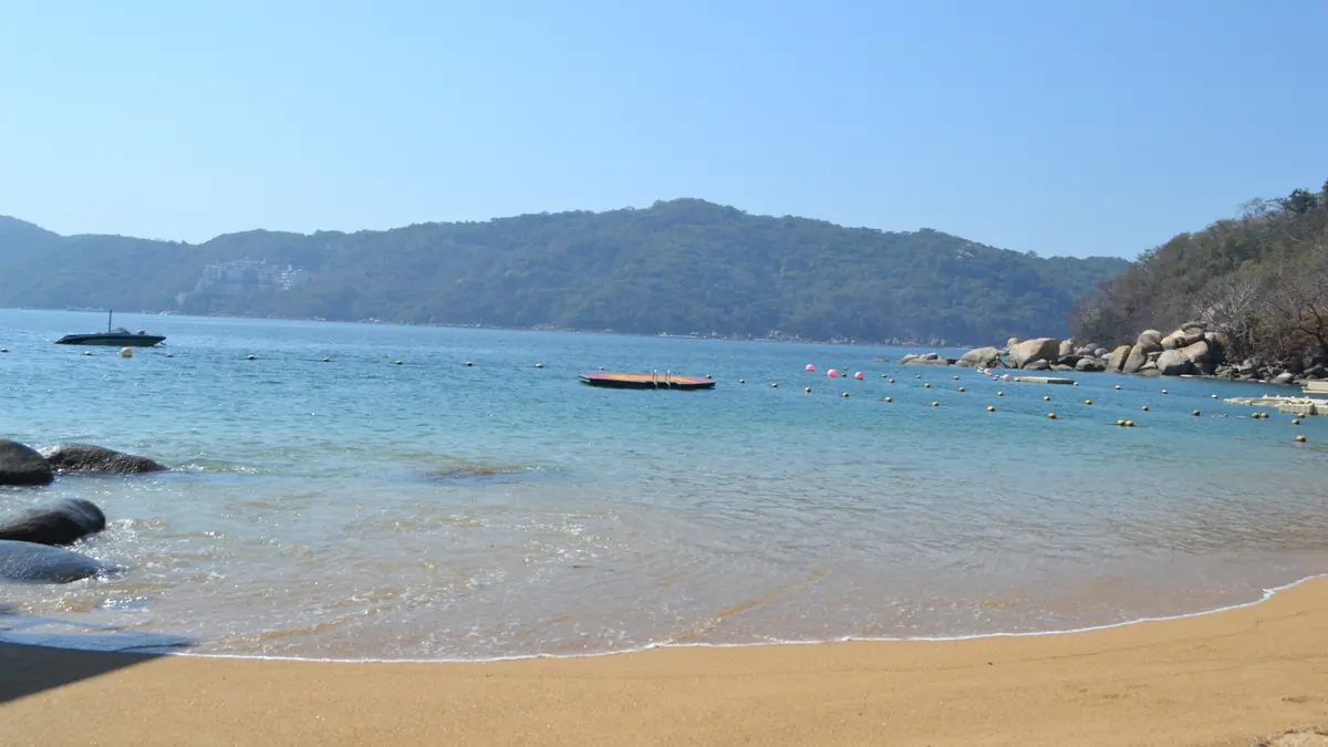 Playa Puerto Marqués en Acapulco, Guerrero