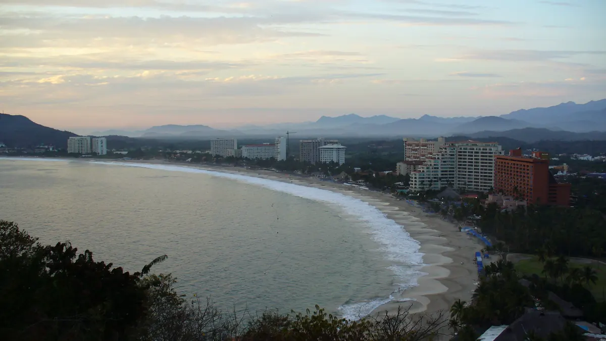 Playa El Palmar en Ixtapa, Guerrero