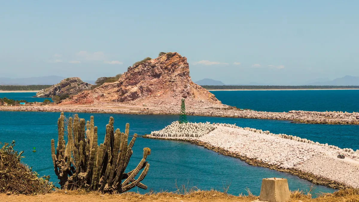 Playa Isla de la Piedra en Mazatlán, Sinaloa